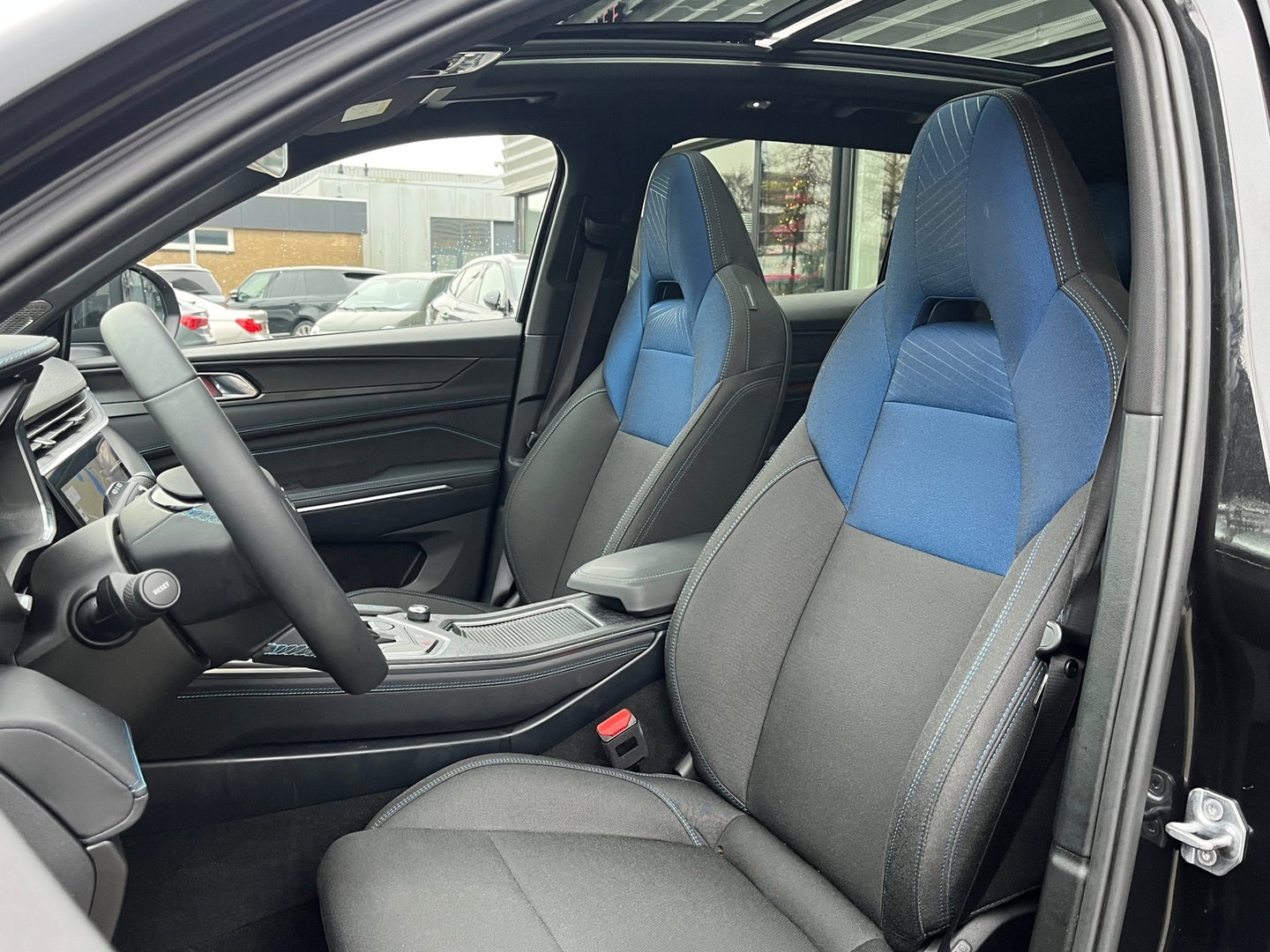 Lynk & Co 01 Zwarte Hemel|Pano|BTW|Infinity|Memory|NL-Auto|ACC|Keyless|Carplay|Stoelverwarming|Camera