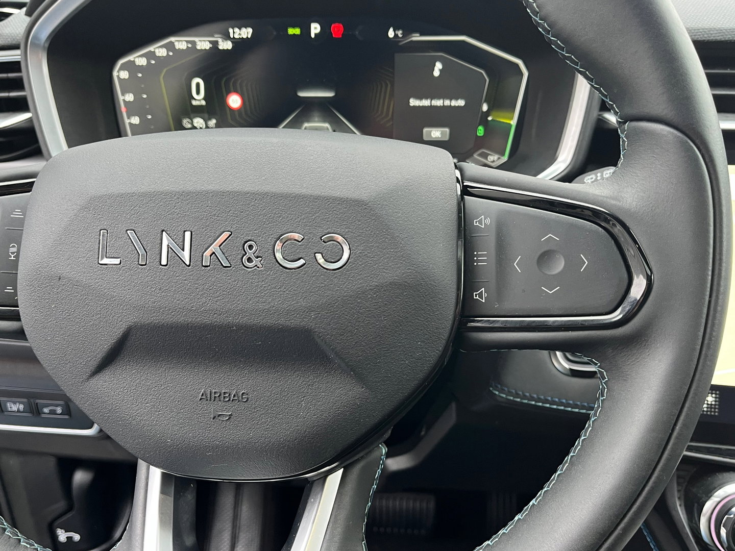 Lynk & Co 01 Zwarte Hemel|Pano|BTW|Infinity|Memory|NL-Auto|ACC|Keyless|Carplay|Stoelverwarming|Camera