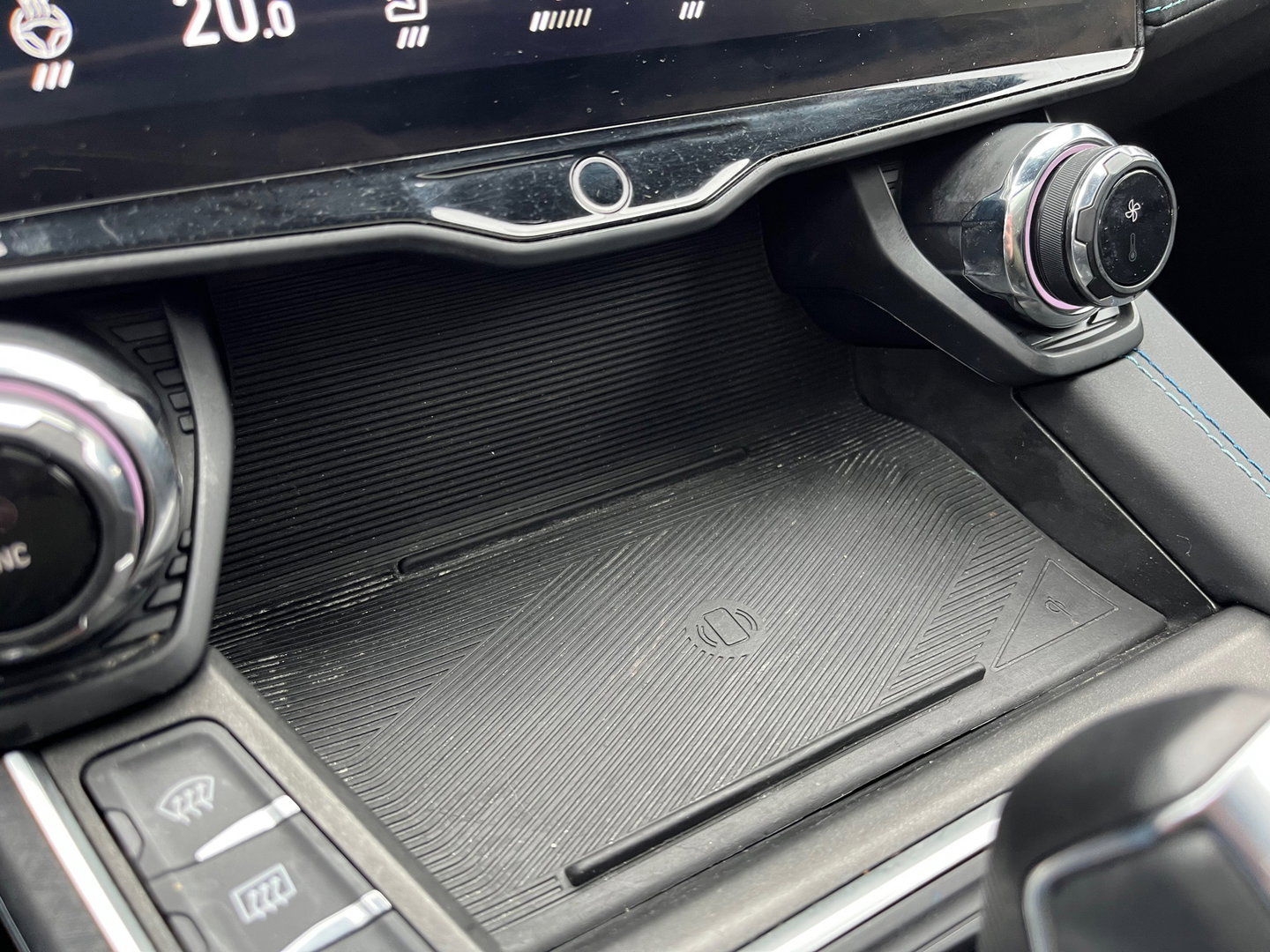 Lynk & Co 01 Zwarte Hemel|Pano|BTW|Infinity|Memory|NL-Auto|ACC|Keyless|Carplay|Stoelverwarming|Camera