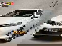 Toyota Auris - 1.8 Hybrid Sport Automaat (NAVIGATIE, CAMERA, STOELVERWARMING, SPORTSTOELEN, LM VELGEN, KEYLESS, CRUISE, NIEUWSTAAT)