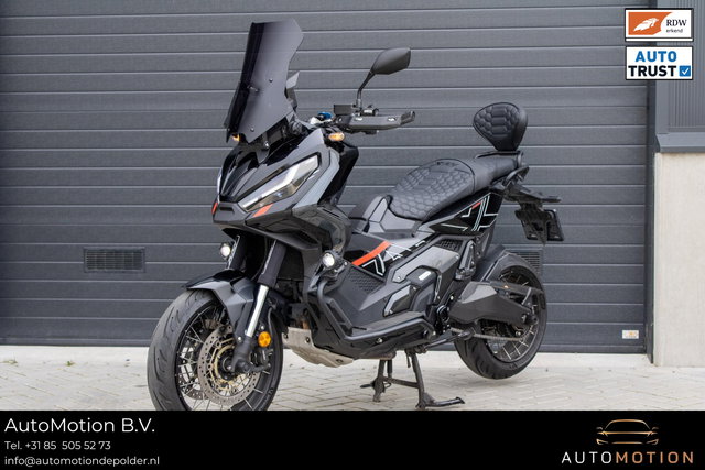Honda X-ADV - 750 | Akra | Mistlampen | Valbeugels |  Custom zadel