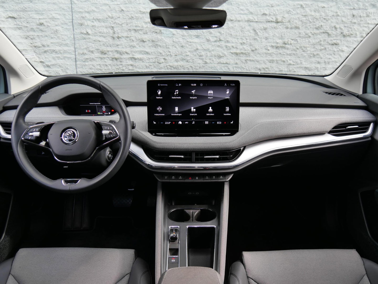 Škoda Enyaq iV 60/ WARMTEPOMP/ TREKHAAK/ COMFORT PACK/ CLIMATE PACK/ PARKEER PACK/ SOH 92%