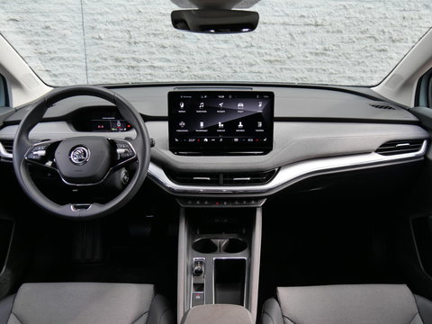 Škoda Enyaq iV 60/ WARMTEPOMP/ TREKHAAK/ COMFORT PACK/ CLIMATE PACK/ PARKEER PACK/ SOH 92%