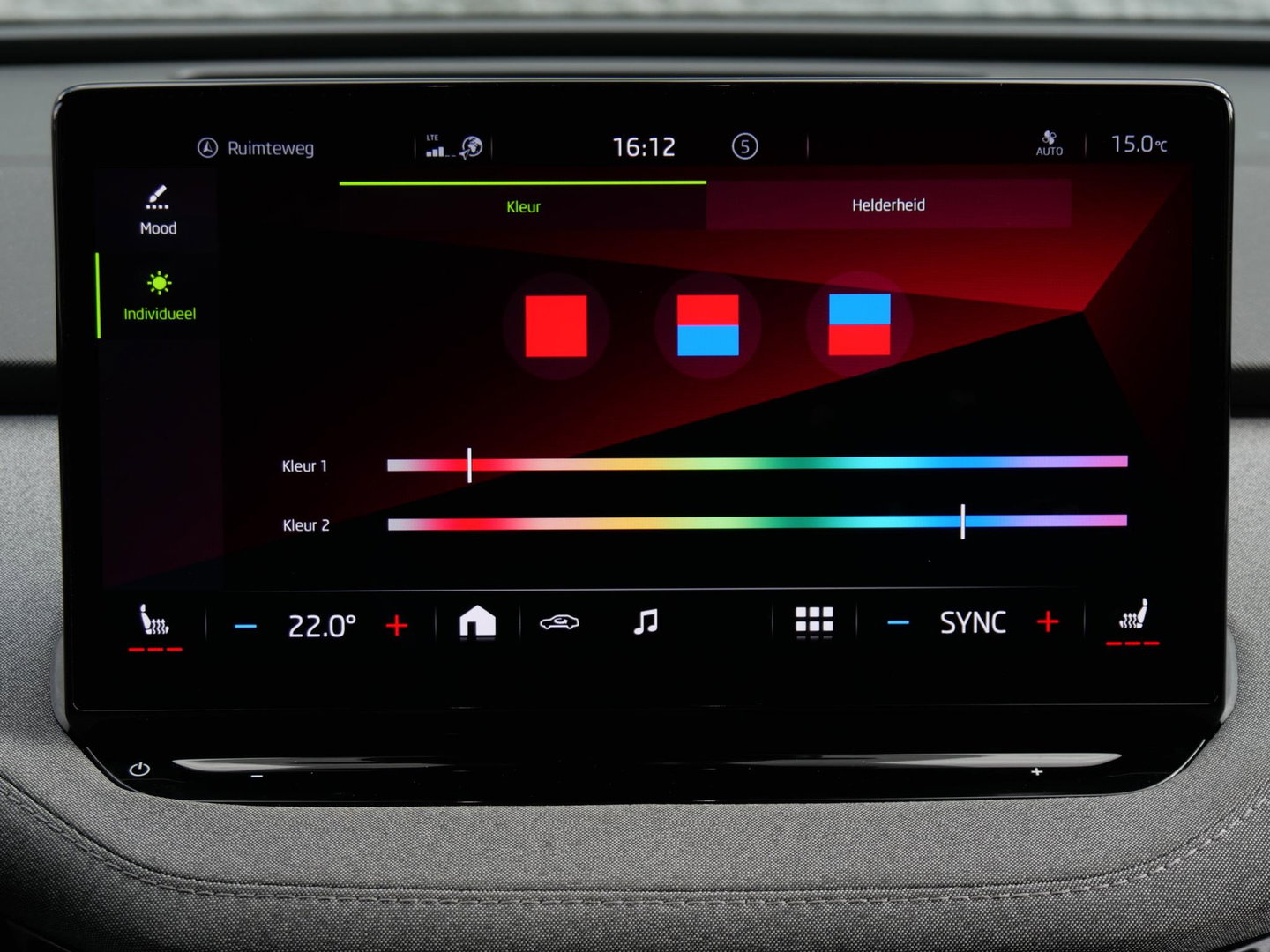 Škoda Enyaq iV 60/ WARMTEPOMP/ TREKHAAK/ COMFORT PACK/ CLIMATE PACK/ PARKEER PACK/ SOH 92%