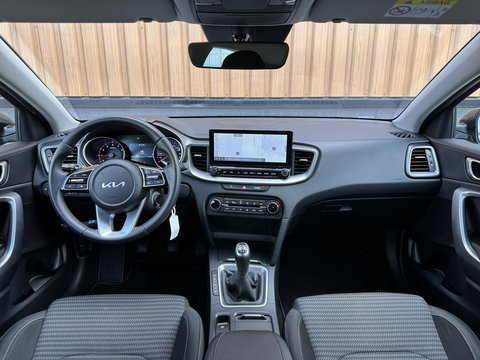 Kia Ceed 1.0 T-GDi DynamicLine | Cruise Control | Apple Carplay | Android Auto | Achteruitrijcamera | Parkeersensoren | Isofix | Led