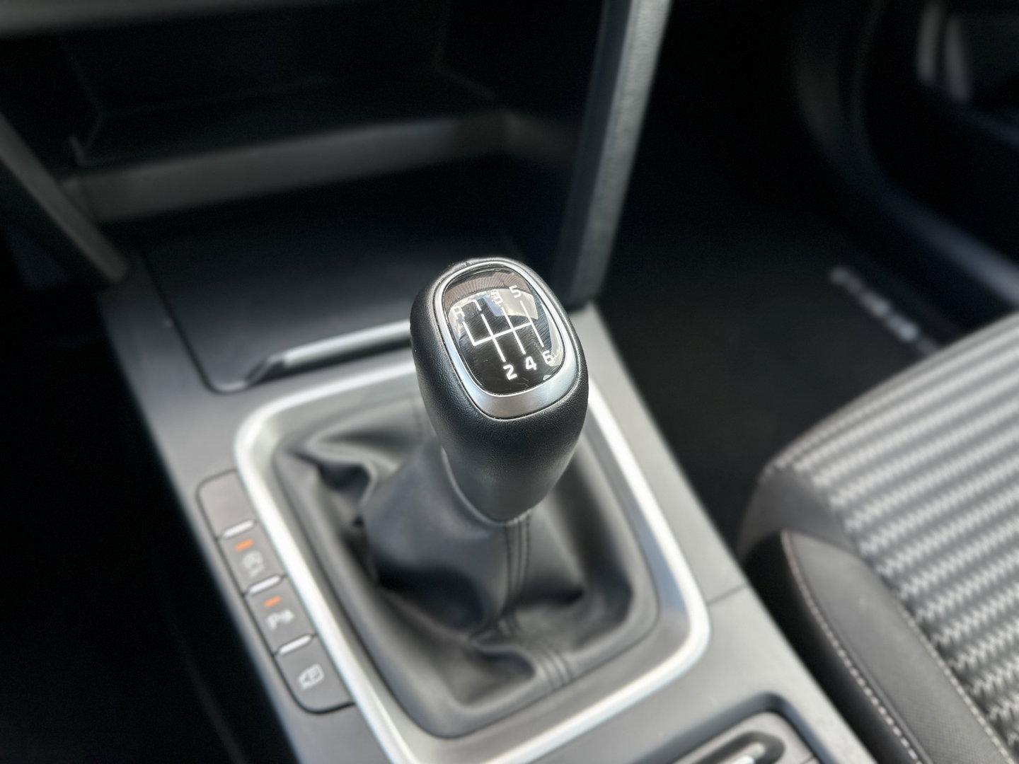 Kia Ceed 1.0 T-GDi DynamicLine | Cruise Control | Apple Carplay | Android Auto | Achteruitrijcamera | Parkeersensoren | Isofix | Led