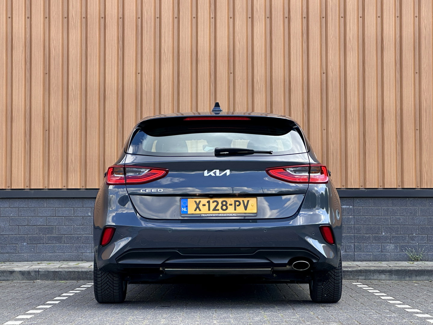 Kia Ceed 1.0 T-GDi DynamicLine | Cruise Control | Apple Carplay | Android Auto | Achteruitrijcamera | Parkeersensoren | Isofix | Led