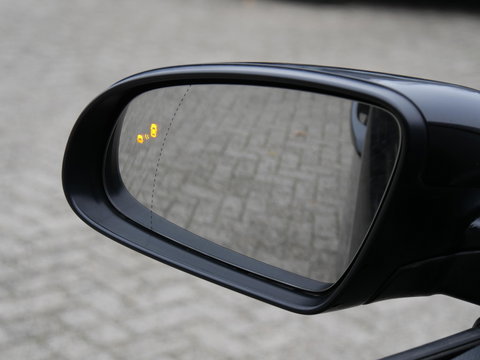 Hyundai KONA EV 64kWH FASHION/ DESIGN PACK/ HEAD-UP/ BLIND SPOT/ SOH 100%