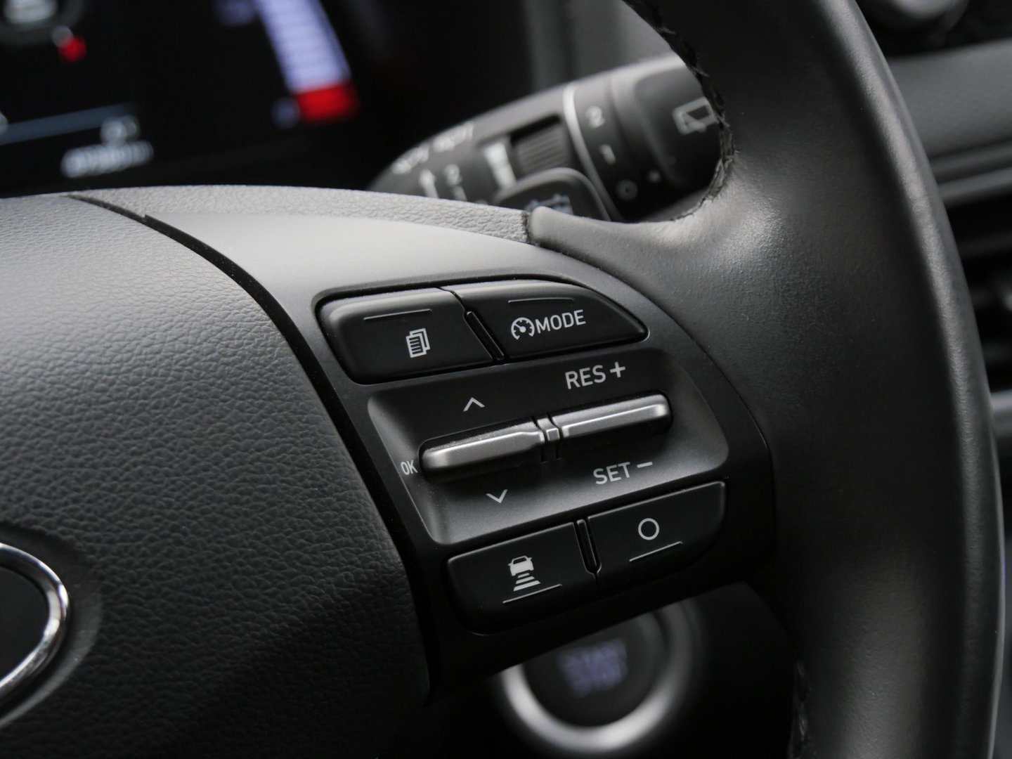 Hyundai KONA EV 64kWH FASHION/ DESIGN PACK/ HEAD-UP/ BLIND SPOT/ SOH 100%