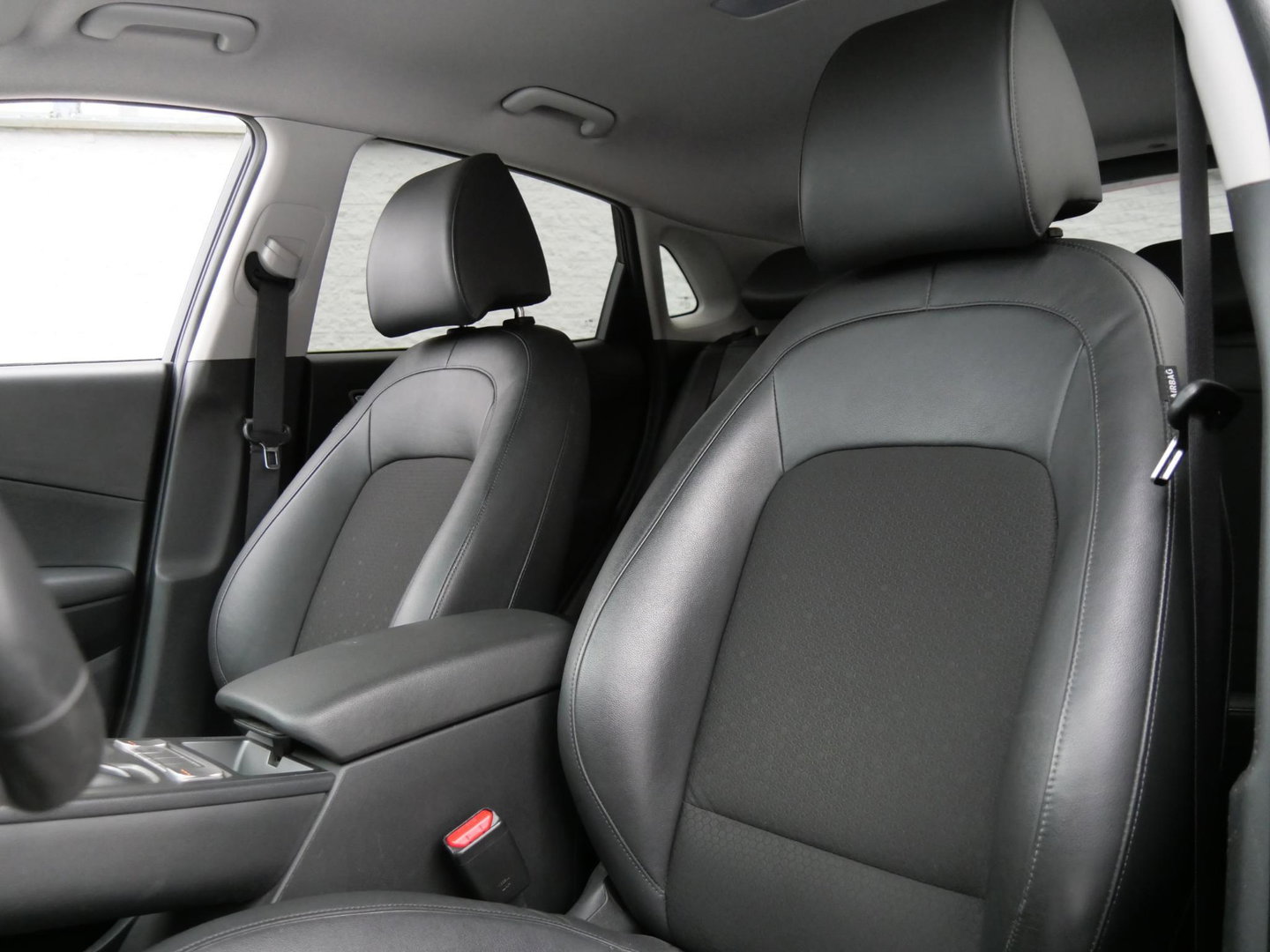 Hyundai KONA EV 64kWH FASHION/ DESIGN PACK/ HEAD-UP/ BLIND SPOT/ SOH 100%