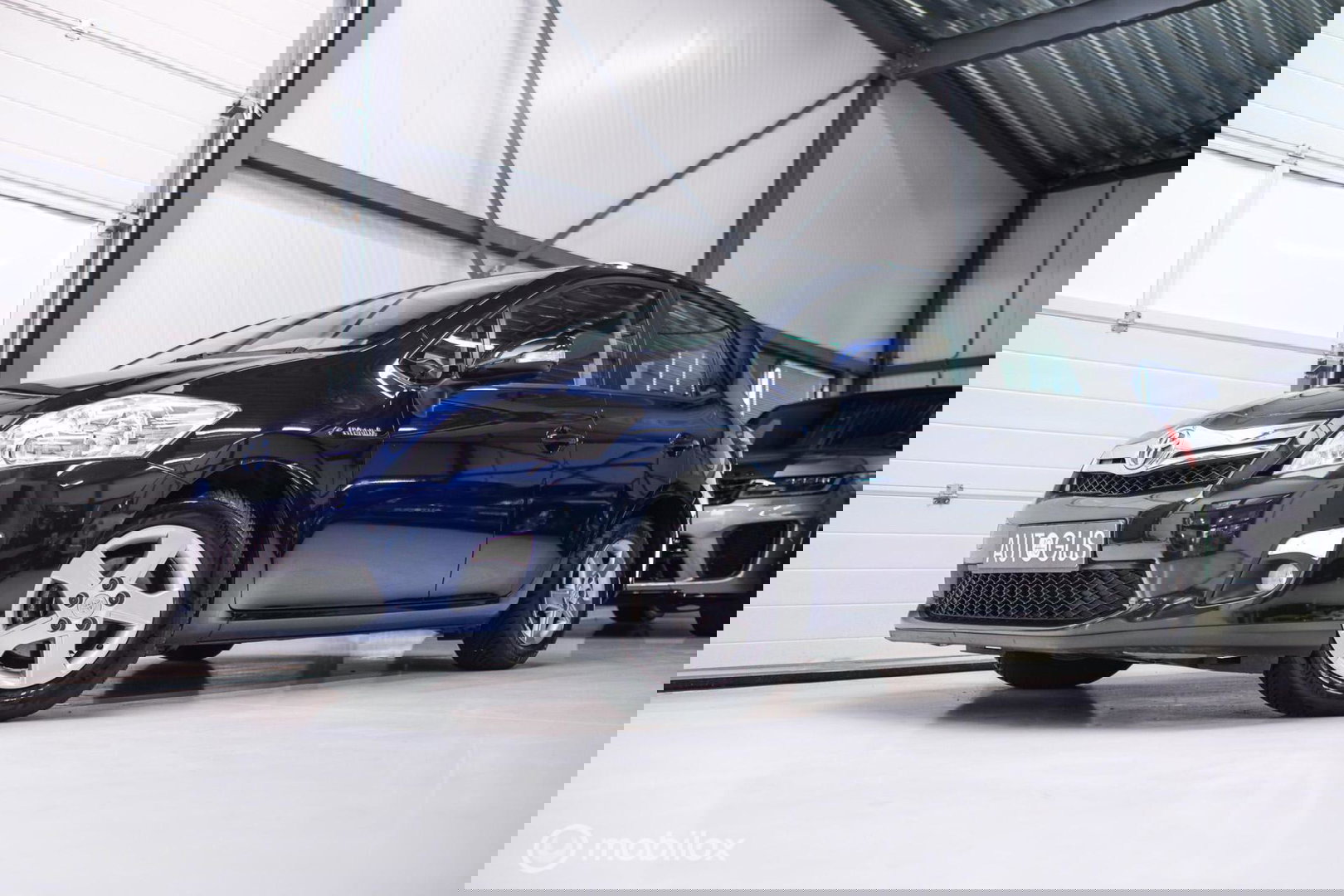 Toyota Auris 1.8 Full Hybrid Aspiration | Dealer onderhouden | 2e eig | NL auto NAP | Trekhaak | Automaat | Rijklaarprijs |