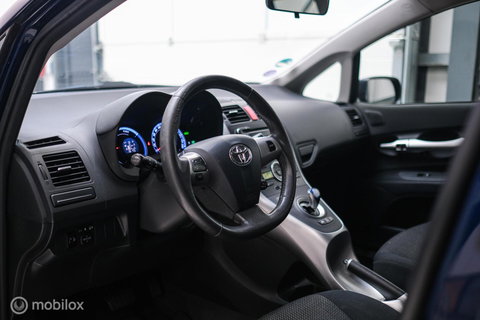 Toyota Auris 1.8 Full Hybrid Aspiration | Dealer onderhouden | 2e eig | NL auto NAP | Trekhaak | Automaat | Rijklaarprijs |