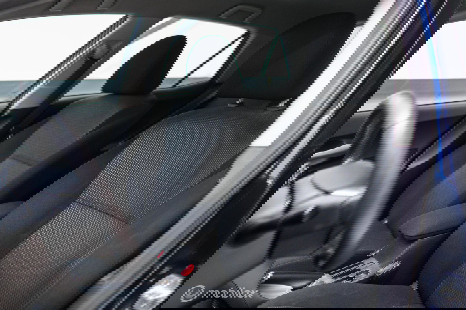 Toyota Auris 1.8 Full Hybrid Aspiration | Dealer onderhouden | 2e eig | NL auto NAP | Trekhaak | Automaat | Rijklaarprijs |