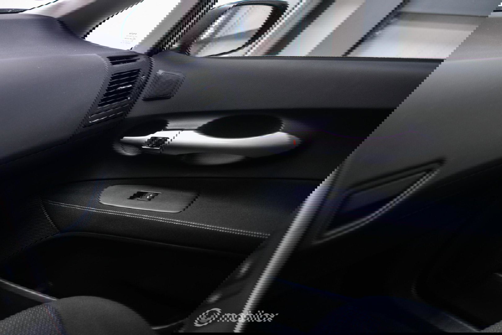 Toyota Auris 1.8 Full Hybrid Aspiration | Dealer onderhouden | 2e eig | NL auto NAP | Trekhaak | Automaat | Rijklaarprijs |