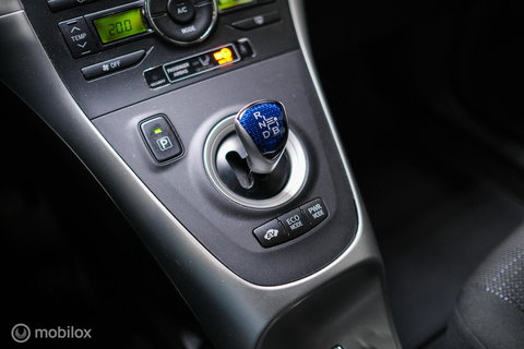 Toyota Auris 1.8 Full Hybrid Aspiration | Dealer onderhouden | 2e eig | NL auto NAP | Trekhaak | Automaat | Rijklaarprijs |