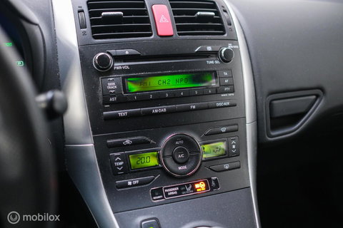 Toyota Auris 1.8 Full Hybrid Aspiration | Dealer onderhouden | 2e eig | NL auto NAP | Trekhaak | Automaat | Rijklaarprijs |