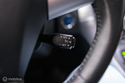 Toyota Auris 1.8 Full Hybrid Aspiration | Dealer onderhouden | 2e eig | NL auto NAP | Trekhaak | Automaat | Rijklaarprijs |