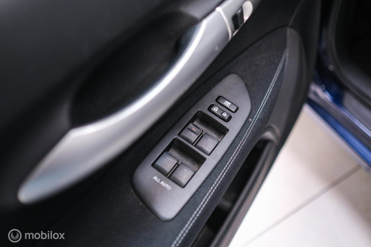 Toyota Auris 1.8 Full Hybrid Aspiration | Dealer onderhouden | 2e eig | NL auto NAP | Trekhaak | Automaat | Rijklaarprijs |