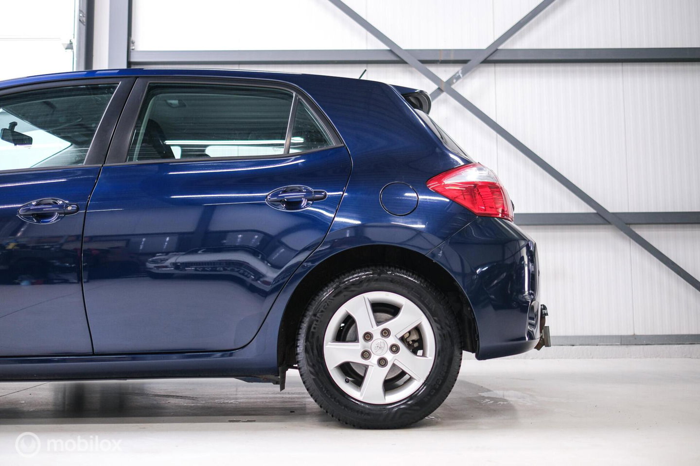 Toyota Auris 1.8 Full Hybrid Aspiration | Dealer onderhouden | 2e eig | NL auto NAP | Trekhaak | Automaat | Rijklaarprijs |