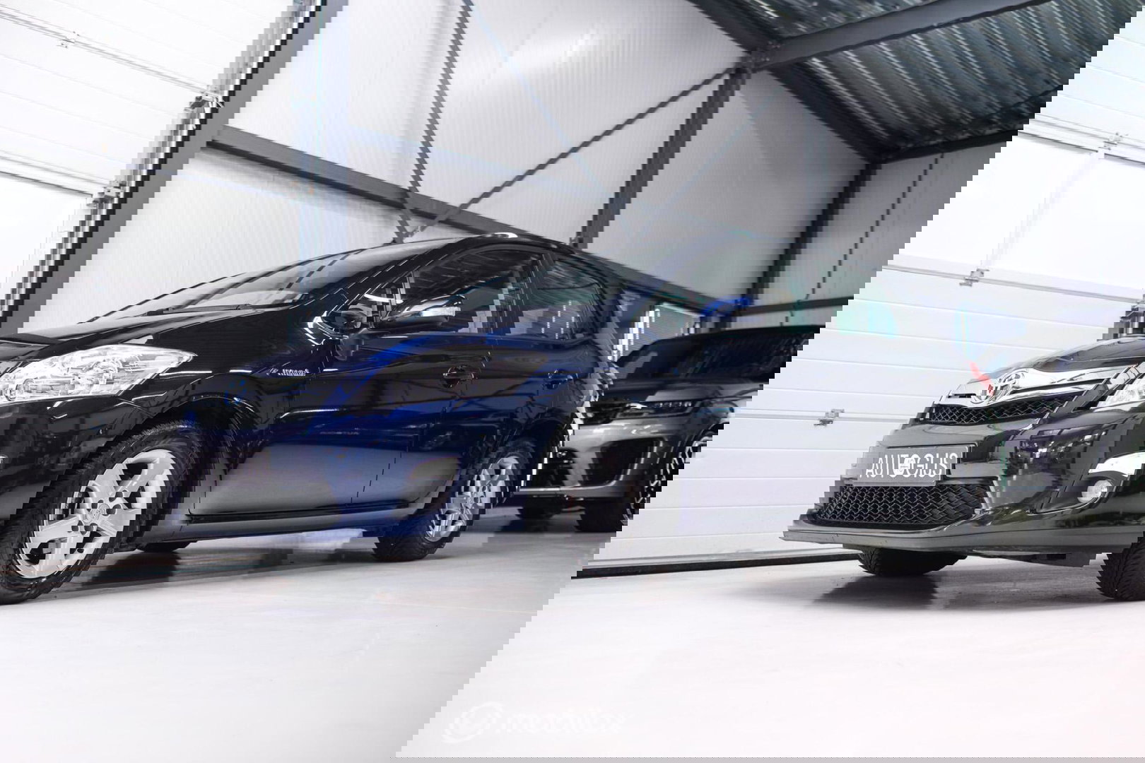 Toyota Auris 1.8 Full Hybrid Aspiration | Dealer onderhouden | 2e eig | NL auto NAP | Trekhaak | Automaat | Rijklaarprijs |