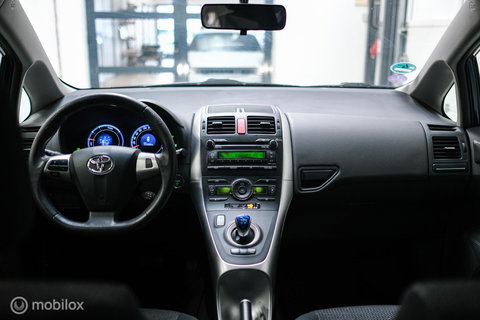 Toyota Auris 1.8 Full Hybrid Aspiration | Dealer onderhouden | 2e eig | NL auto NAP | Trekhaak | Automaat | Rijklaarprijs |