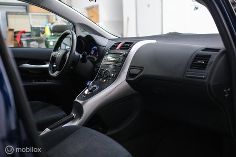 Toyota Auris 1.8 Full Hybrid Aspiration | Dealer onderhouden | 2e eig | NL auto NAP | Trekhaak | Automaat | Rijklaarprijs |