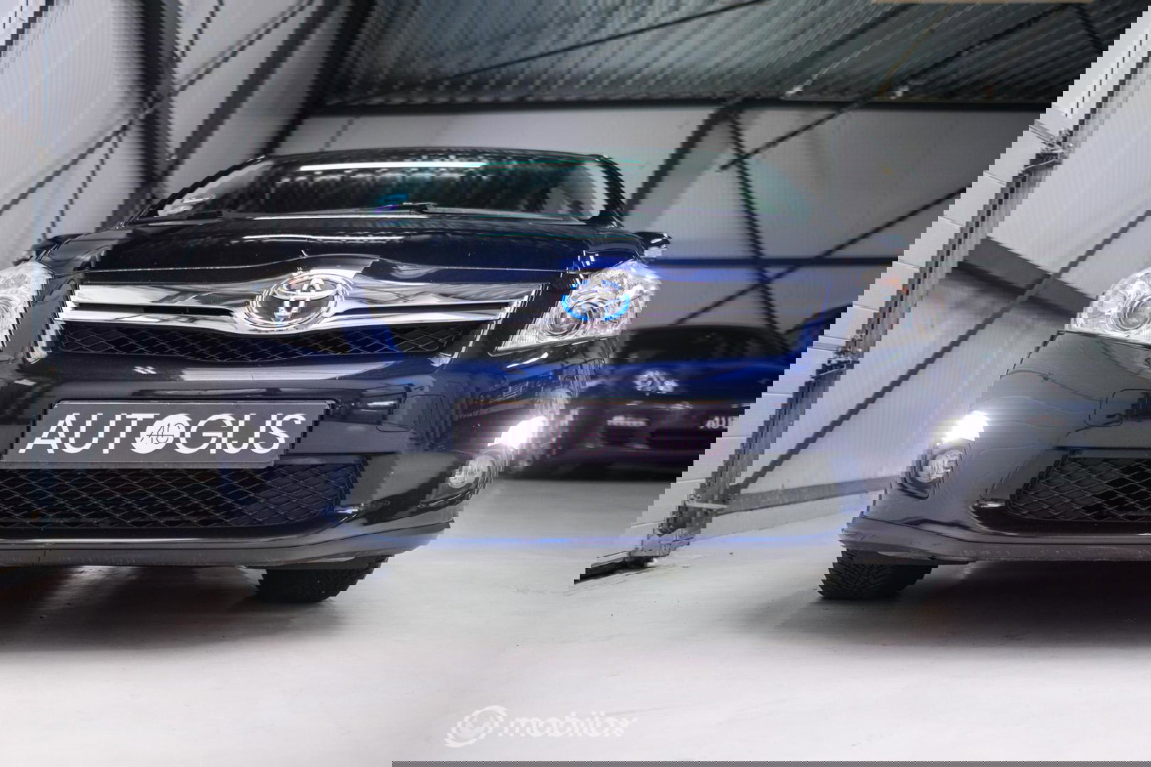 Toyota Auris 1.8 Full Hybrid Aspiration | Dealer onderhouden | 2e eig | NL auto NAP | Trekhaak | Automaat | Rijklaarprijs |