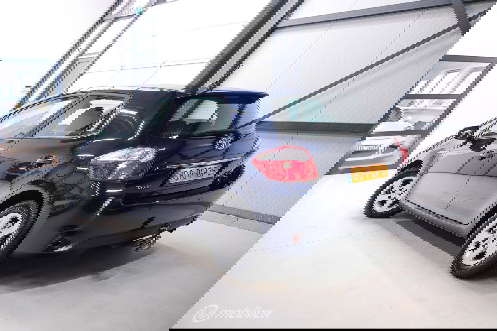 Toyota Auris 1.8 Full Hybrid Aspiration | Dealer onderhouden | 2e eig | NL auto NAP | Trekhaak | Automaat | Rijklaarprijs |