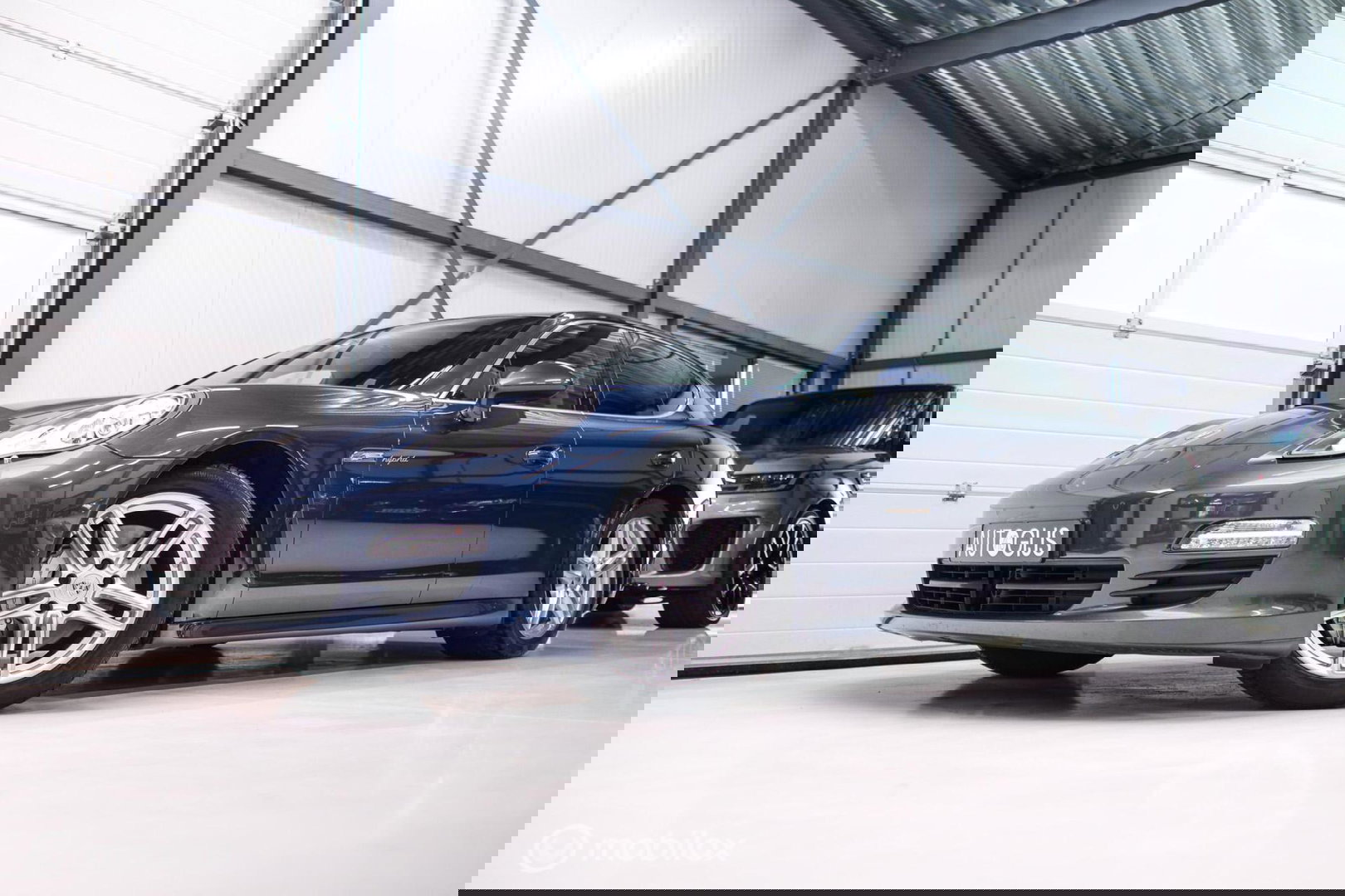 Porsche Panamera 3.0 S Hybrid | Yachting Blue | Executive Rear Seat | youngtimer | winter + zomerset | uniek | Blauw interieur |