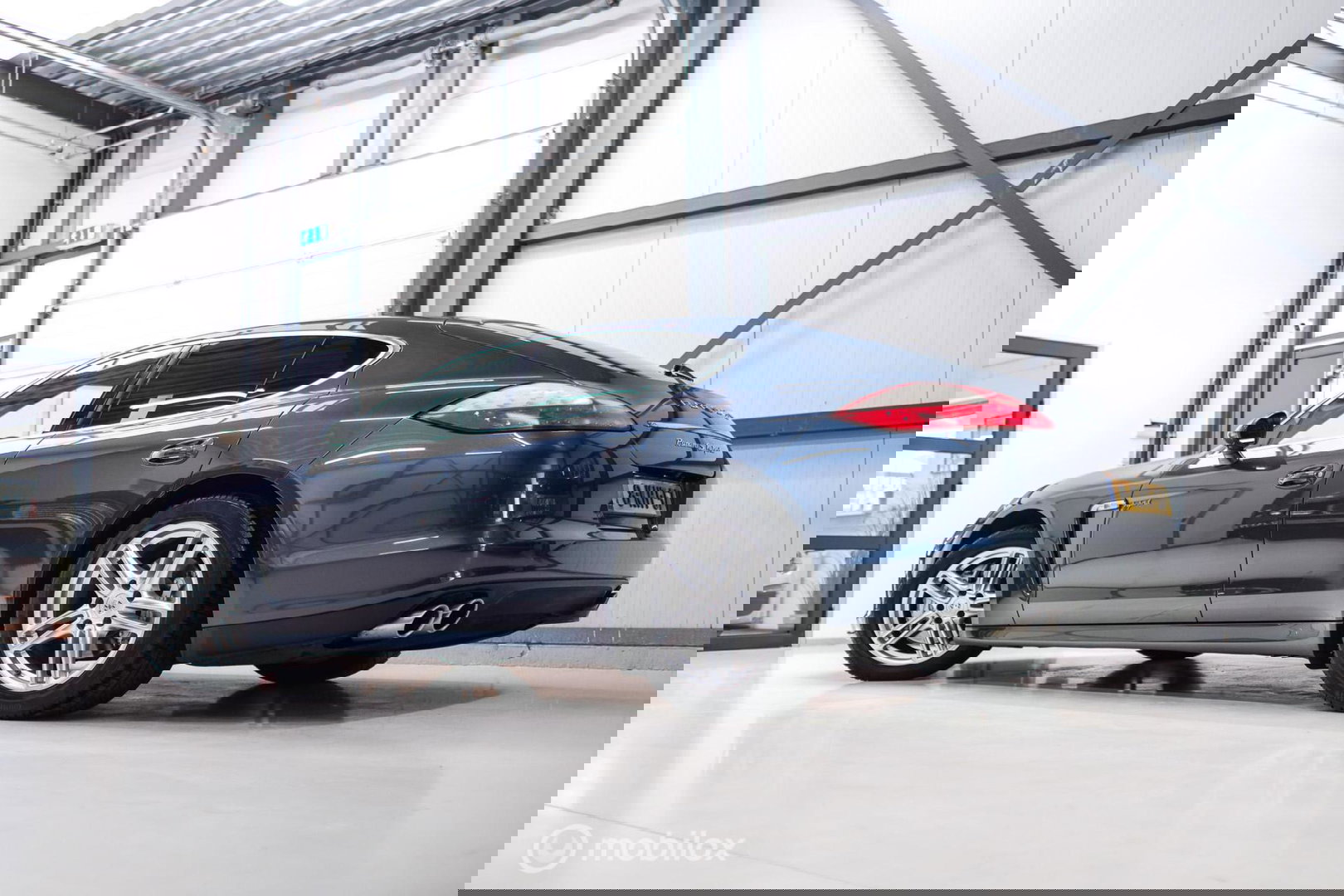 Porsche Panamera 3.0 S Hybrid | Yachting Blue | Executive Rear Seat | youngtimer | winter + zomerset | uniek | Blauw interieur |