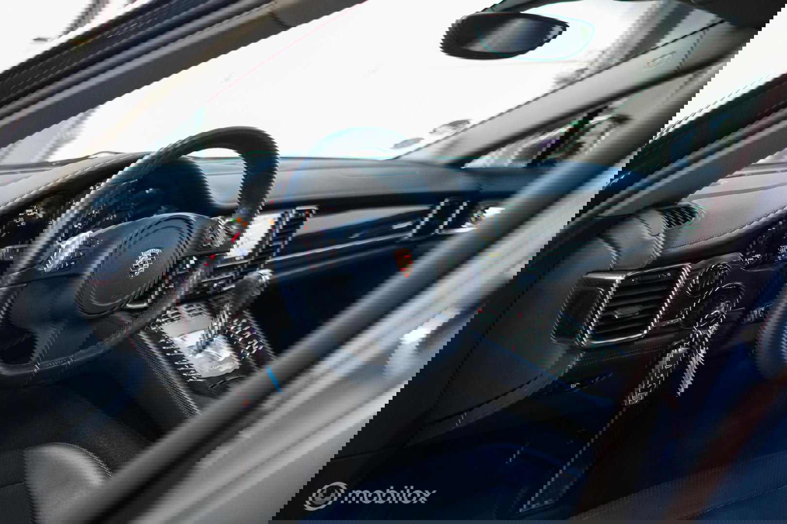 Porsche Panamera 3.0 S Hybrid | Yachting Blue | Executive Rear Seat | youngtimer | winter + zomerset | uniek | Blauw interieur |