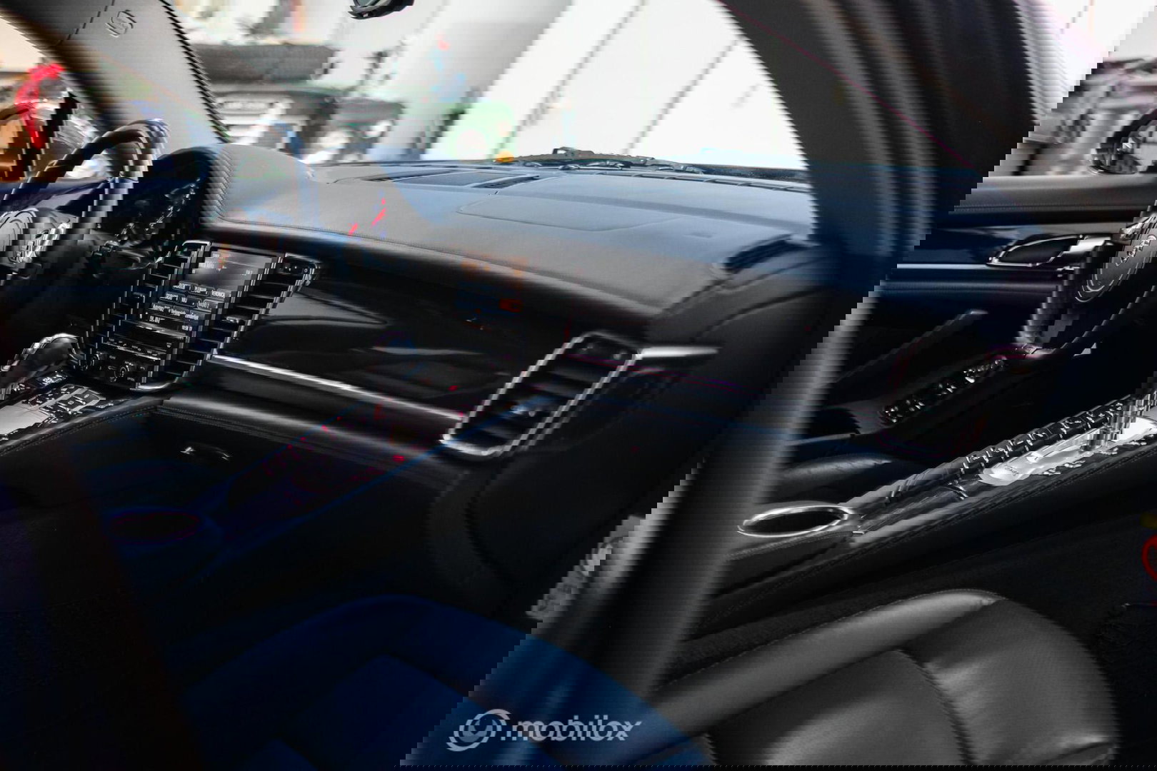 Porsche Panamera 3.0 S Hybrid | Yachting Blue | Executive Rear Seat | youngtimer | winter + zomerset | uniek | Blauw interieur |