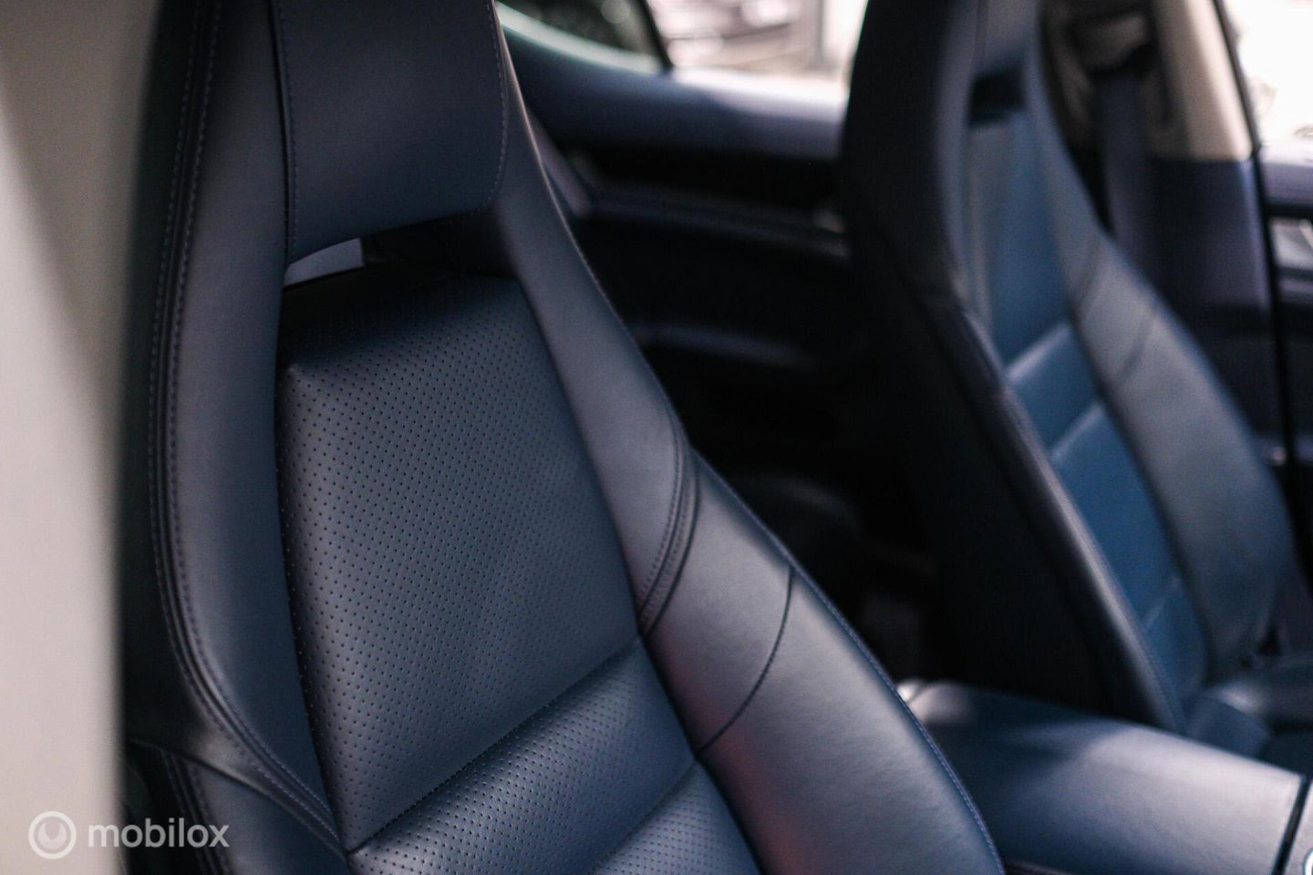 Porsche Panamera 3.0 S Hybrid | Yachting Blue | Executive Rear Seat | youngtimer | winter + zomerset | uniek | Blauw interieur |