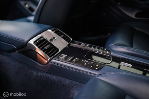 Porsche Panamera 3.0 S Hybrid | Yachting Blue | Executive Rear Seat | youngtimer | winter + zomerset | uniek | Blauw interieur |