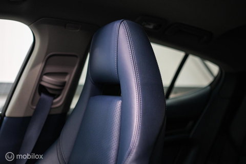 Porsche Panamera 3.0 S Hybrid | Yachting Blue | Executive Rear Seat | youngtimer | winter + zomerset | uniek | Blauw interieur |