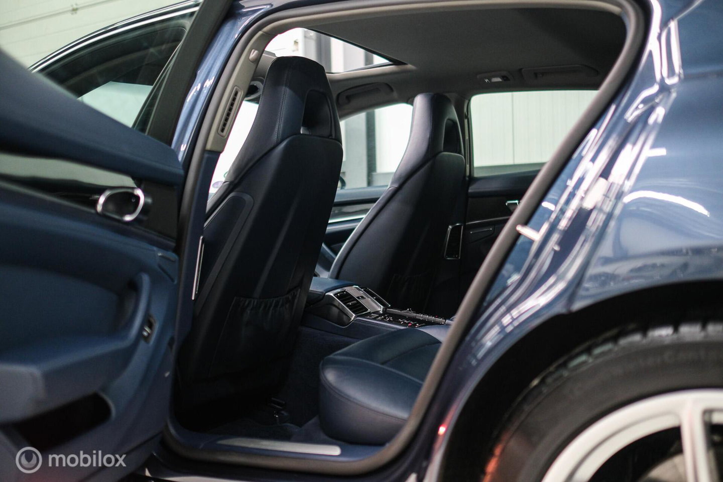 Porsche Panamera 3.0 S Hybrid | Yachting Blue | Executive Rear Seat | youngtimer | winter + zomerset | uniek | Blauw interieur |
