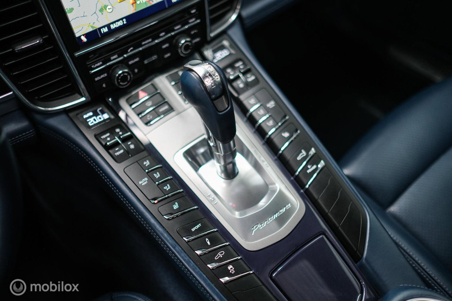 Porsche Panamera 3.0 S Hybrid | Yachting Blue | Executive Rear Seat | youngtimer | winter + zomerset | uniek | Blauw interieur |