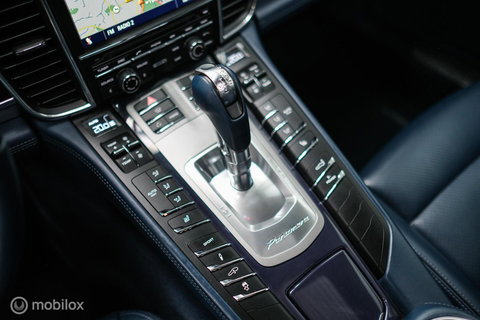 Porsche Panamera 3.0 S Hybrid | Yachting Blue | Executive Rear Seat | youngtimer | winter + zomerset | uniek | Blauw interieur |