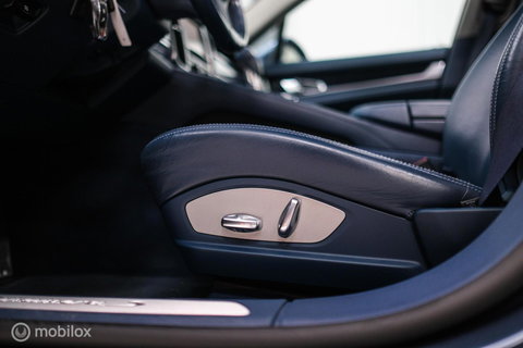 Porsche Panamera 3.0 S Hybrid | Yachting Blue | Executive Rear Seat | youngtimer | winter + zomerset | uniek | Blauw interieur |