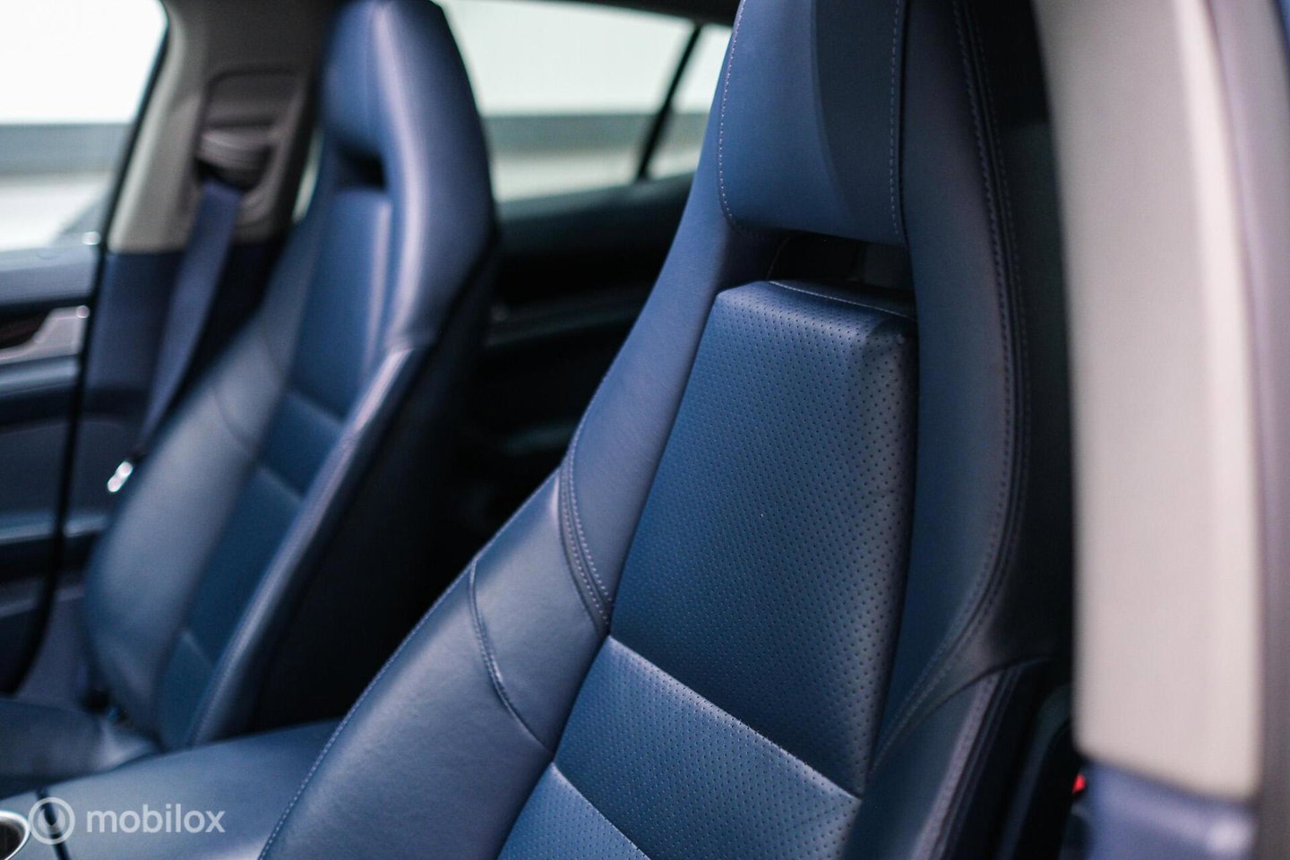 Porsche Panamera 3.0 S Hybrid | Yachting Blue | Executive Rear Seat | youngtimer | winter + zomerset | uniek | Blauw interieur |