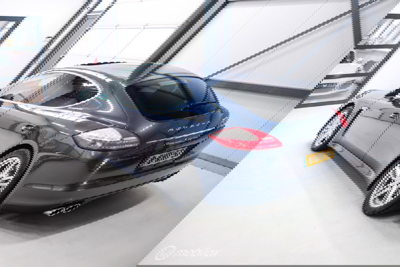 Porsche Panamera 3.0 S Hybrid | Yachting Blue | Executive Rear Seat | youngtimer | winter + zomerset | uniek | Blauw interieur |