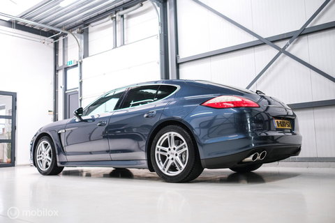 Porsche Panamera 3.0 S Hybrid | Yachting Blue | Executive Rear Seat | youngtimer | winter + zomerset | uniek | Blauw interieur |