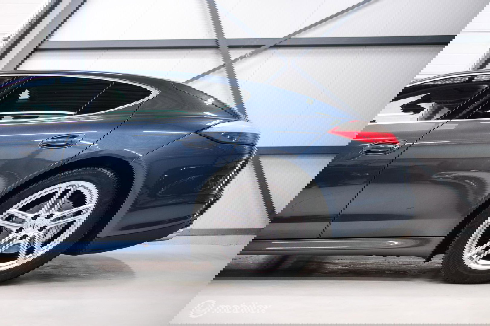 Porsche Panamera 3.0 S Hybrid | Yachting Blue | Executive Rear Seat | youngtimer | winter + zomerset | uniek | Blauw interieur |