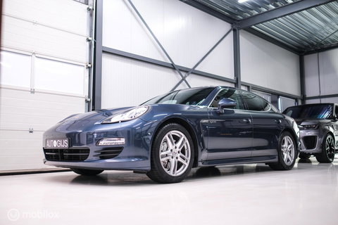 Porsche Panamera 3.0 S Hybrid | Yachting Blue | Executive Rear Seat | youngtimer | winter + zomerset | uniek | Blauw interieur |