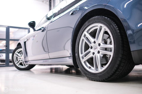 Porsche Panamera 3.0 S Hybrid | Yachting Blue | Executive Rear Seat | youngtimer | winter + zomerset | uniek | Blauw interieur |