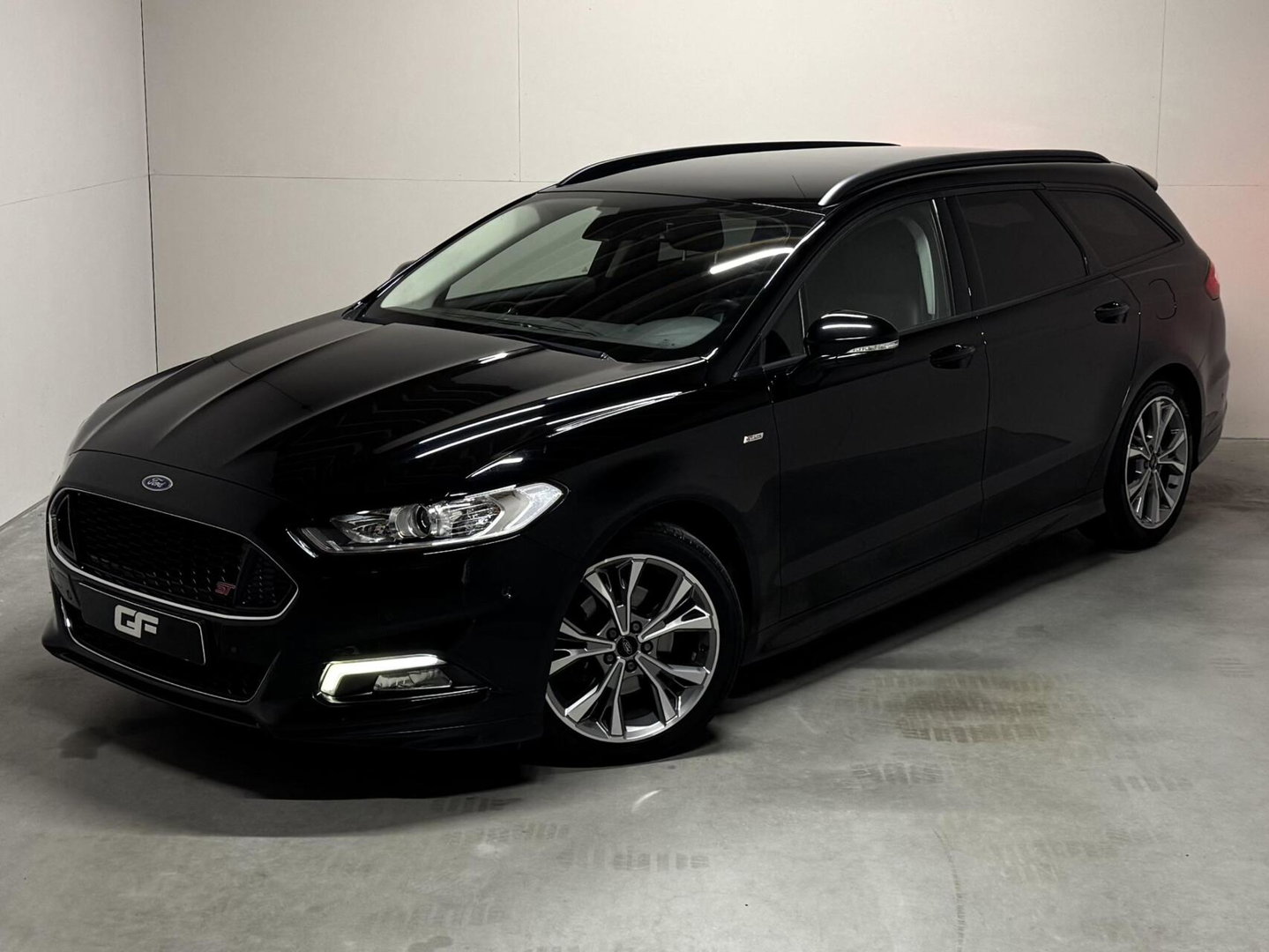 Ford Mondeo Wagon 2.0 ST-Line Carplay Memory PDC Sfeer