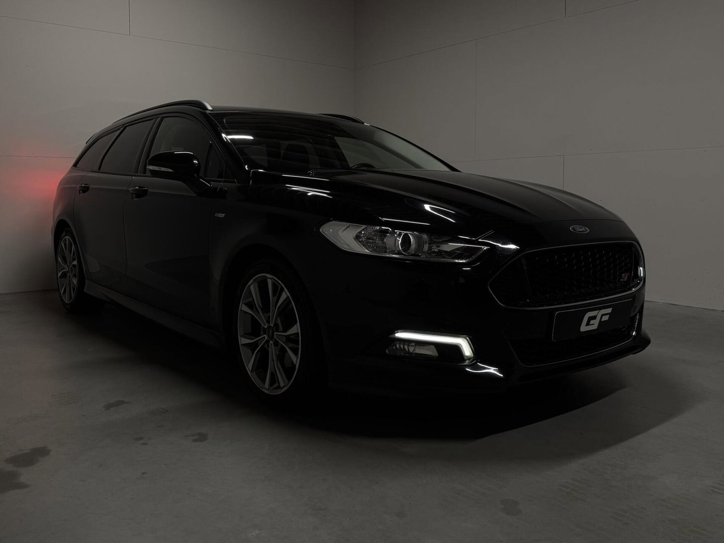 Ford Mondeo Wagon 2.0 ST-Line Carplay Memory PDC Sfeer