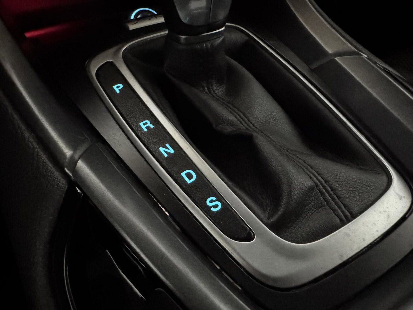 Ford Mondeo Wagon 2.0 ST-Line Carplay Memory PDC Sfeer