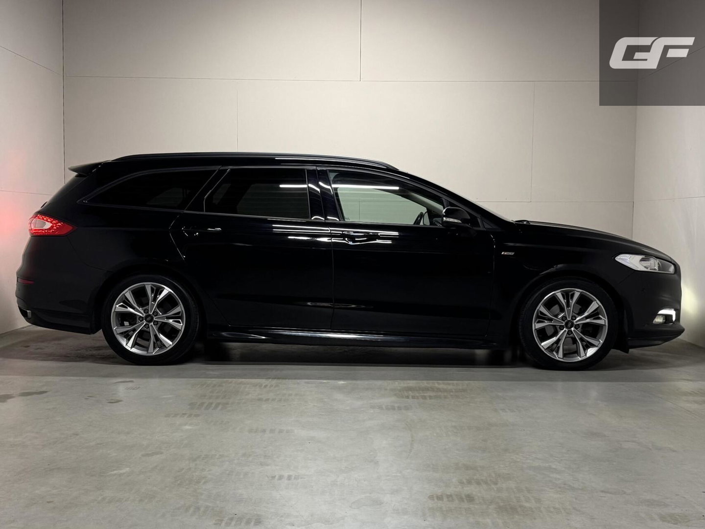 Ford Mondeo Wagon 2.0 ST-Line Carplay Memory PDC Sfeer