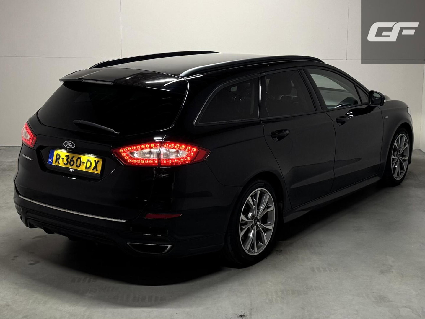 Ford Mondeo Wagon 2.0 ST-Line Carplay Memory PDC Sfeer